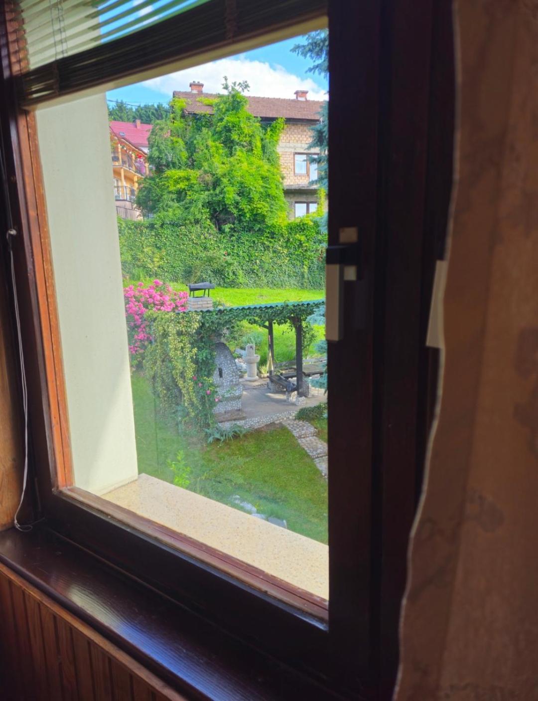 Peaceful Vacation Villa & Garden Сараево Экстерьер фото